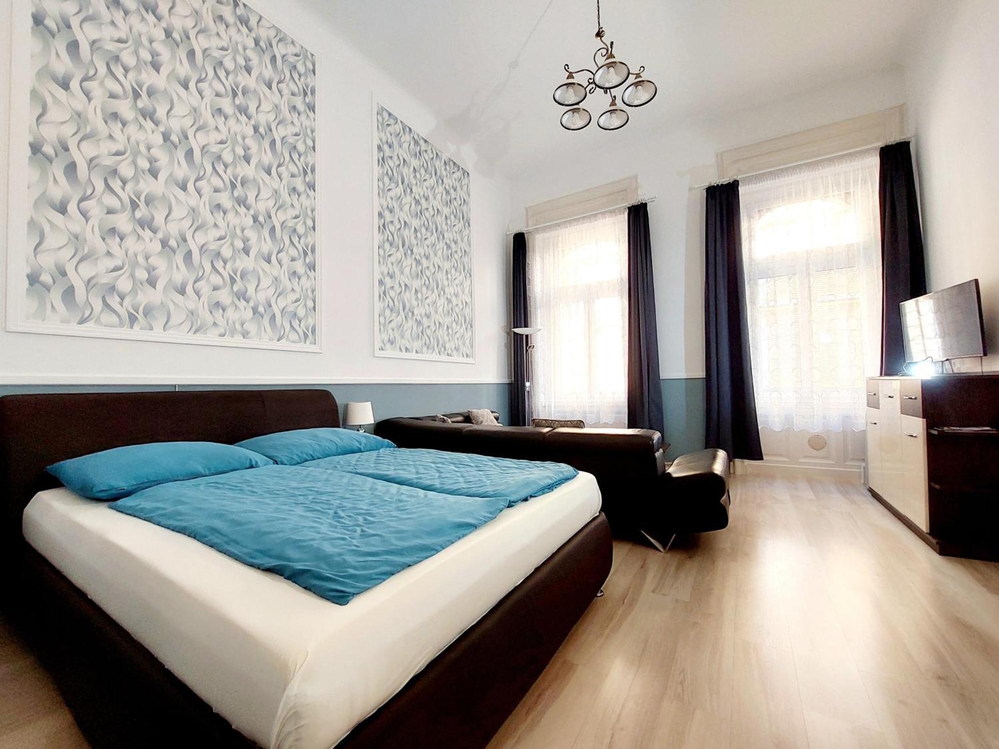Eoetvoes Apartman บูดาเปสต์ ภายนอก รูปภาพ